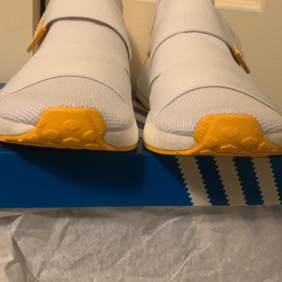 ADIDAS NMD_R1 STRAP SHOES-Women’s Size 7.5-cloud white/collegiate gold BNIB - Picture 12 of 16